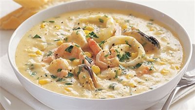  فطار اليوم.. طريقة عمل شوربة السي فود مكرونة وايت صوص