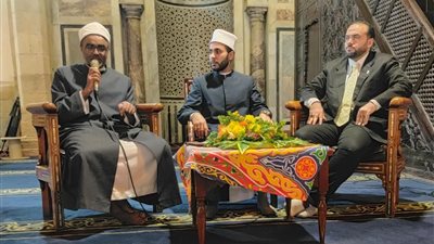 ملتقى العصر بالجامع الأزهر: أفضل مواسم الطاعات شهر رمضان فيه ليلة خير من ألف شهر