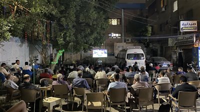 جماهير الأهلي يدعمون فريقهم بمقاهي الأقصر في نهائي كأس مصر| صور 