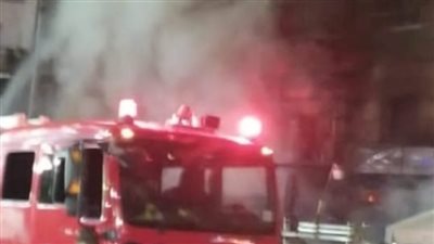 حريق يلتهم مجموعة محال تجارية بميدان فيكتوريا في شبرا