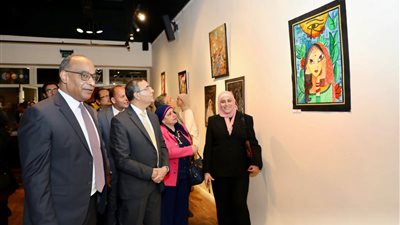 التعليم: افتتاح معرض لوحات معلمي التربية الفنية عن مسابقة لمحات من الهند