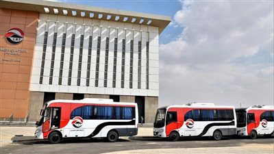 اختار اللي يريحك.. وسائل نقل حديثة لخدمة الموظفين والمواطنين المترددين على العاصمة الإدارية