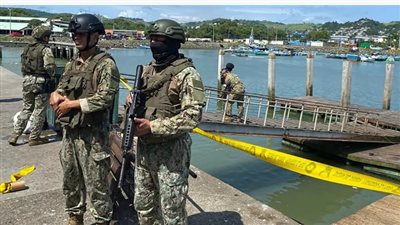 حرب عصابات في ميناء صيد شمالي الإكوادور.. وانتشال 9 جثث