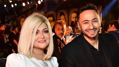 بعد تألقه في المداح.. زوجة حمادة هلال: بيرجع لي كل يوم سبونج بوب