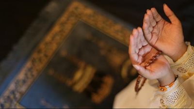 دعاء للميت ليلة القدر 25 رمضان.. أفضل أدعية لأبي المتوفي وجميع أموات المسلمين