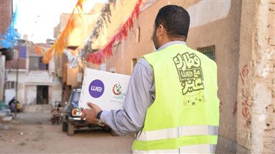  صناع الخير تجوب قرى الوادي الجديد لتوزيع كراتين المواد الغذائية | صور