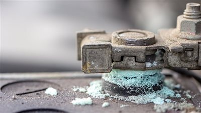 7 علامات تشير إلى تلف بطارية سيارتك