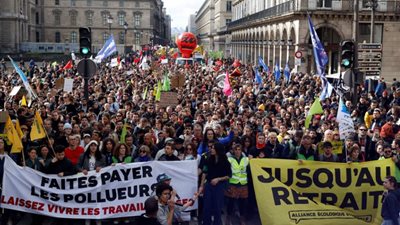 مظاهرات حاشدة ضد اليمين المتطرف في فرنسا