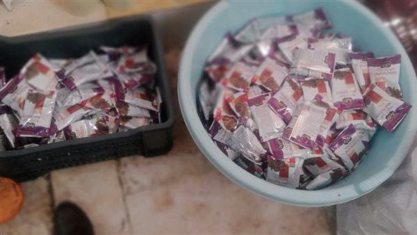 ضبط مصنع مسحوق عصائر