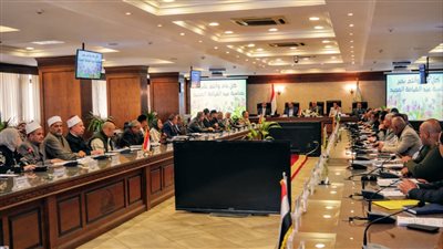 محافظ الجيزة يوجه بمراقبة الأسواق والتصدي لمحاولات البناء المخالف خلال إجازة الأعياد