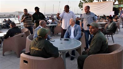 محافظ الأقصر يشارك 600 من عمال النظافة حفل إفطارهم السنوي الجماعي