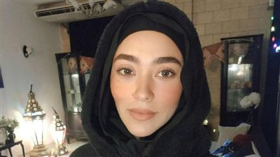 المطربة زيزي عادل تُعلن ارتدائها الحجاب: الحمد لله الذي هداني بعد سنة من الاعتزال