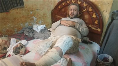 أب لـ3 أبناء ببني سويف يستغيث: بعت التوك توك عشان أعمل عملية ونفسي في مشروع يأكلني عيش|فيديو 