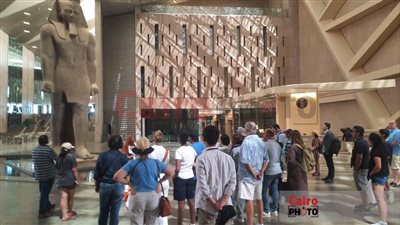 وزير السياحة والآثار يتفقد المتحف المصري الكبير بعد سقوط الأمطار في بهو المتحف