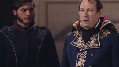 مسلسل سره الباتع الحلقة 25 | محاولات اكتشاف سر الدرويش والسلطان حامد يحرق قلعة نابليون