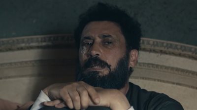 مسلسل عملة نادرة الحلقة 24| أحمد عيد يعترف بقتل شقيقه.. ونيللي كريم تحرق ملك جمال سليمان