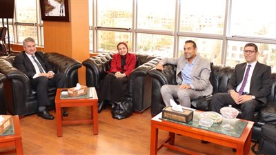 تعاون بين التنمية الصناعية وUNIDO وجامعة عين شمس لتطوير ورفع كفاءة المناطق الصناعية