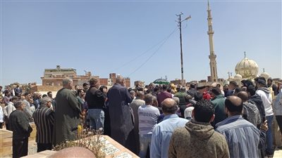 أقوى محارب للسرطان.. أهالي دمنهور يشيعون جثمان المهندس أحمد الفحّار