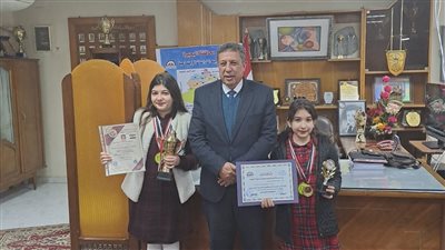 تعليم البحيرة يكرم شقيقتين لفوزهما بالمركز الأول والثاني على مستوى العالم فى مسابقات الحساب الذهني