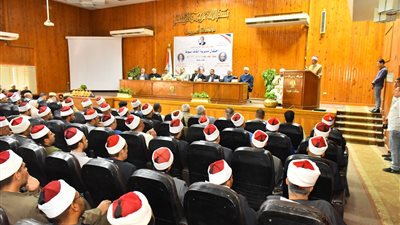 محافظ أسيوط يشهد الاحتفال بليلة القدر ويكرم 80 فائزًا في مسابقة حفظ القرآن الكريم