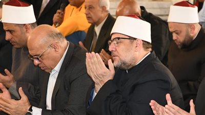 مراعاة للمرضى والضعفاء.. الأوقاف تناشد الأئمة عدم الإطالة في الدعاء خلال صلاتي الوتر والفجر| بث مباشر 