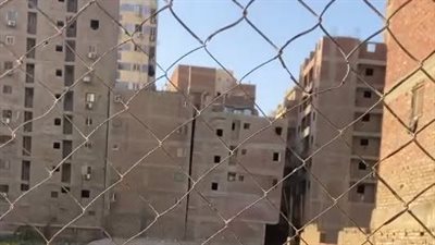 بعد صدور قرار بهدمه.. تفاصيل إزالة 10 طوابق من عقار الهرم المائل | بث مباشر
