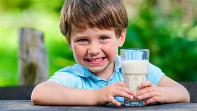 4 مكونات في المشروبات تؤثر على صحة أطفالك.. بينها السكر والفركتوز