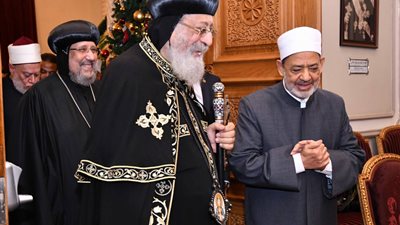 البابا تواضروس الثاني يهنئ شيخ الأزهر بعيد الفطر المبارك 