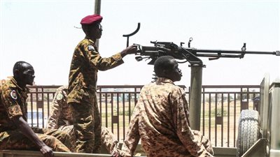 الجيش السوداني: هناك مؤشرات بتورط أطراف إقليمية ومحلية في الصراع الدائر بالبلاد