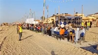 بطول 5 كيلو.. أهالي شمال سيناء ينظمون أطول مائدة إفطار على شاطئ العريش| بث مباشر 