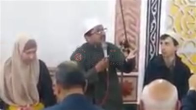 وسط تكبيرات المصلين.. سيدة أوكرانية تعلن إسلامها في ليلة القدر داخل مسجد بالمنوفية | فيديو 