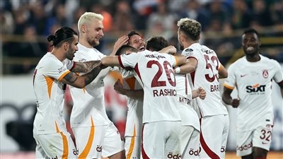 كوكا يشارك في سقوط ألانيا برباعية أمام جالطة سراي في الدوري التركي