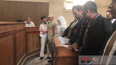 سبحة ومانيكير.. لقطات من محاكمة المتهمة بإنهاء حياة زوجها بمعاونة شقيقه بكفر الشيخ | صور
