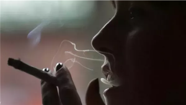 تدخين الإناث