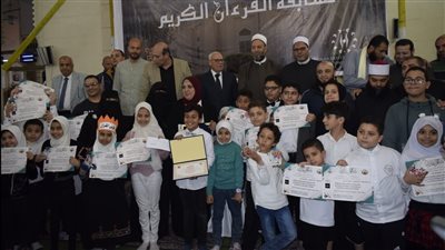 محافظ بورسعيد يكرم 500 طفل من حفظة القرآن الكريم | صور 