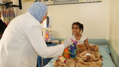 نائب رئيس جامعة عين شمس تجري جولة تفقدية بمستشفى الدمرداش للأطفال| صور