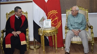 محافظ بورسعيد يستقبل وفدًا من الكنيسة الإنجيلية للتهنئة بعيد الفطر المبارك | صور 