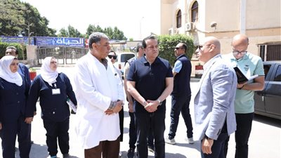 في زيارة مفاجئة.. وزير الصحة يتفقد 3 مستشفيات بمحافظتي القاهرة والجيزة
