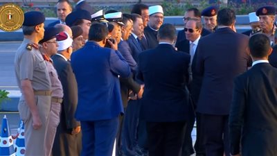 الرئيس السيسي يصل مسجد المشير طنطاوي لأداء صلاة العيد 