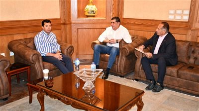 وزير الرياضة يستعرض مع رئيس اتحاد كرة اليد الاستعدادات للبطولات المقبلة