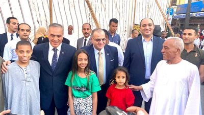 قيادات الداخلية يحتفلون مع المواطنين بعيد الفطر في الأقصر│صور