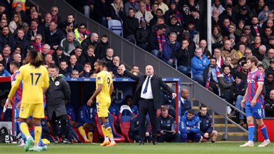 إيفرتون يتعادل مع كريستال بالاس.. وأستون فيلا يهرب من فخ الهزيمة