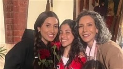 الطفلة جيسيكا حسام: دينا الشربيني كانت دائمة الدعم لنا في كامل العدد.. وكنا بنعمل فيديوهات تيك توك بالكواليس