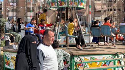 اللعبة بـ 10 جنيه.. فرحة أطفال بورسعيد في عيد الفطر | صور وفيديو