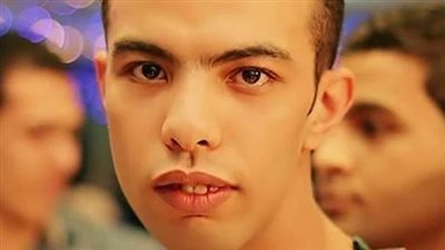 أسرة شاب عُثر عليه غارقًا ببنها تنتظر أمام المشرحة لاستلام جثمانه | بث مباشر