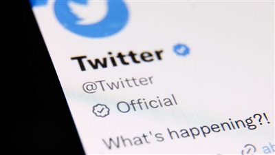 تويتر تُعيد علامة التوثيق الزرقاء لبعض حسابات المليون متابع