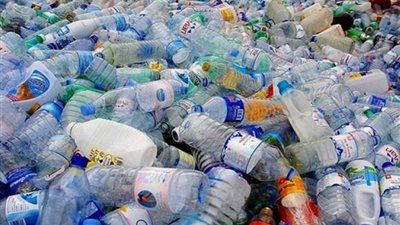 معلومات الوزراء يوجه المواطنين بجمع الزجاجات البلاستيكية الفارغة لإعادة تدويرها 