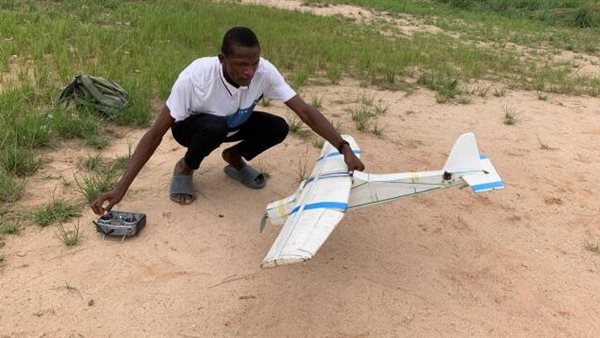 طائرة من القمامة