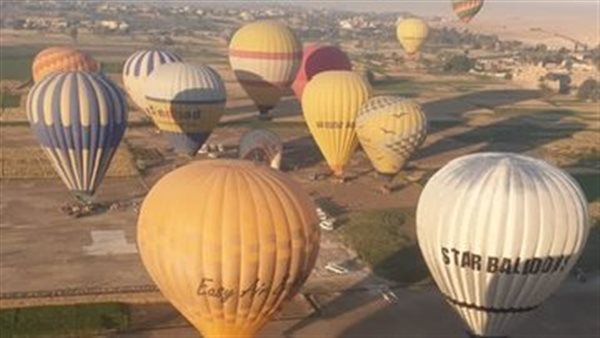 البالون الطائر بالأقصر
