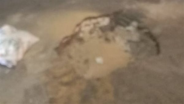 هبوط أرضي أمام مسجد